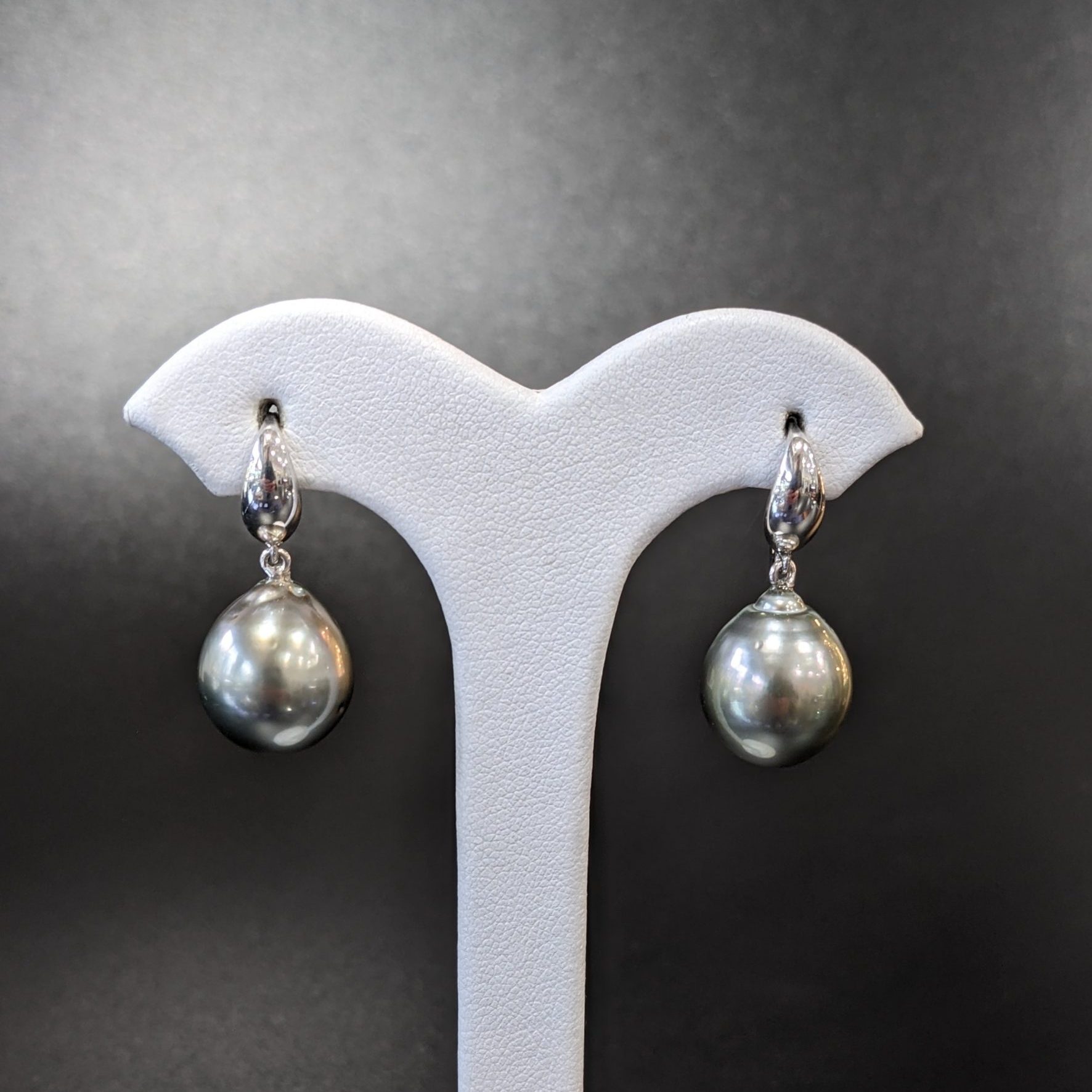 ladies Tahitian pearl earrings with white gold handmade in melbourne